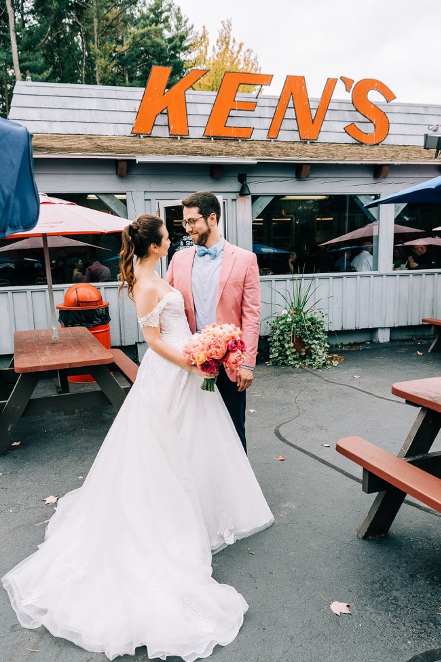 Julia + Josh&#8217;s Vibrant Fall Wedding