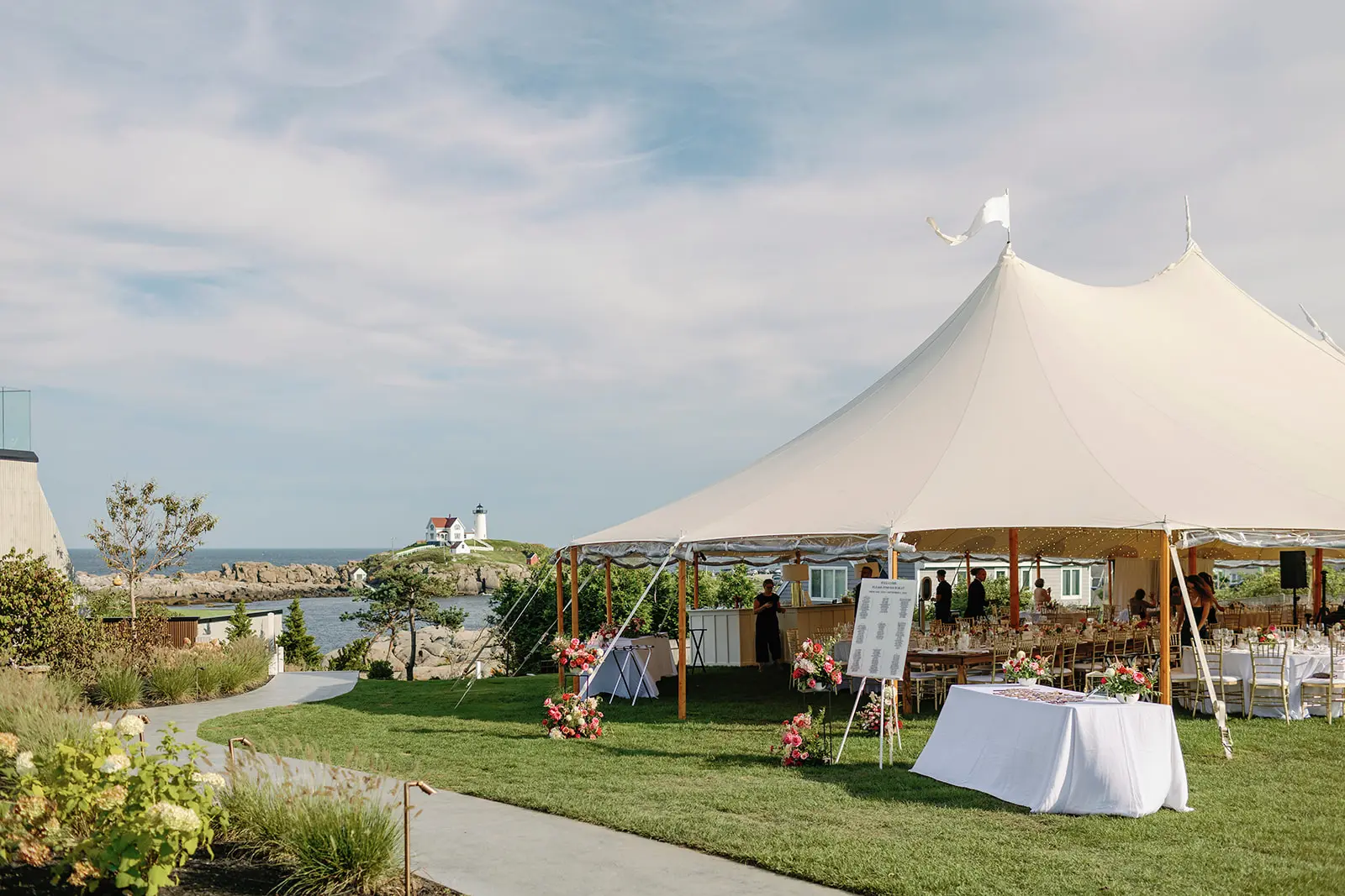 Planning Your Perfect Coastal Wedding in Maine: Discover the Magic of The Viewpoint Hotel in York